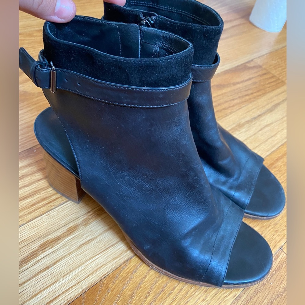 Vince Peep-toe Butter Leather Black Retro Booties size 9